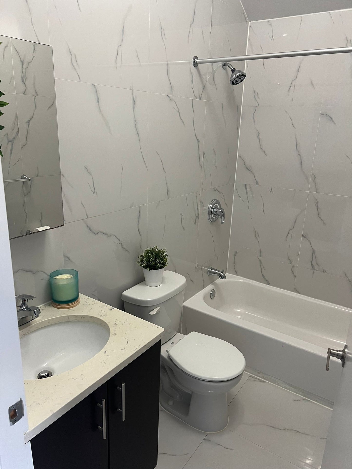 Habitación privada amplia y luminosa cerca de Queens Center Mall