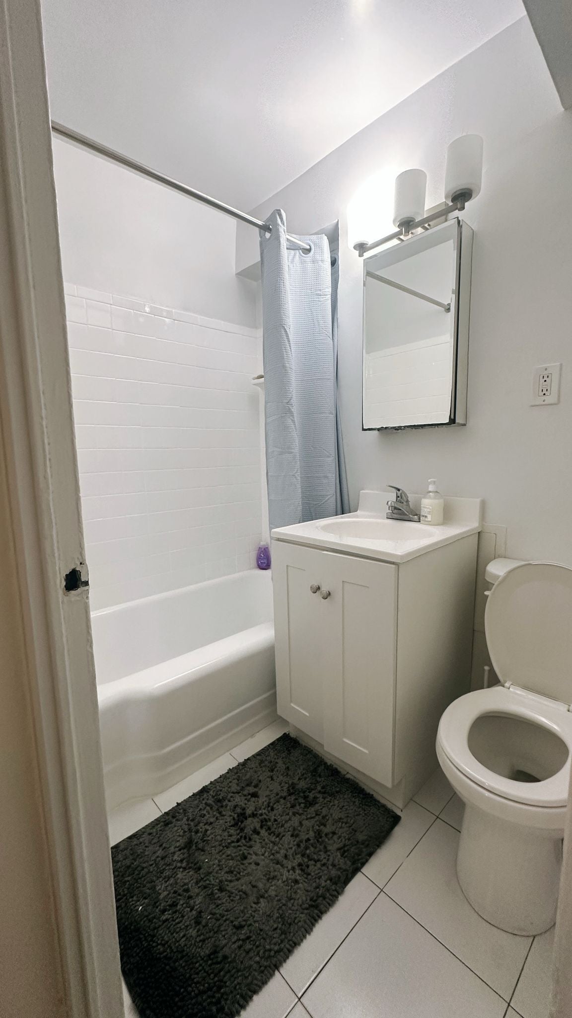 Se alquila espacio para caballeros, es luminoso