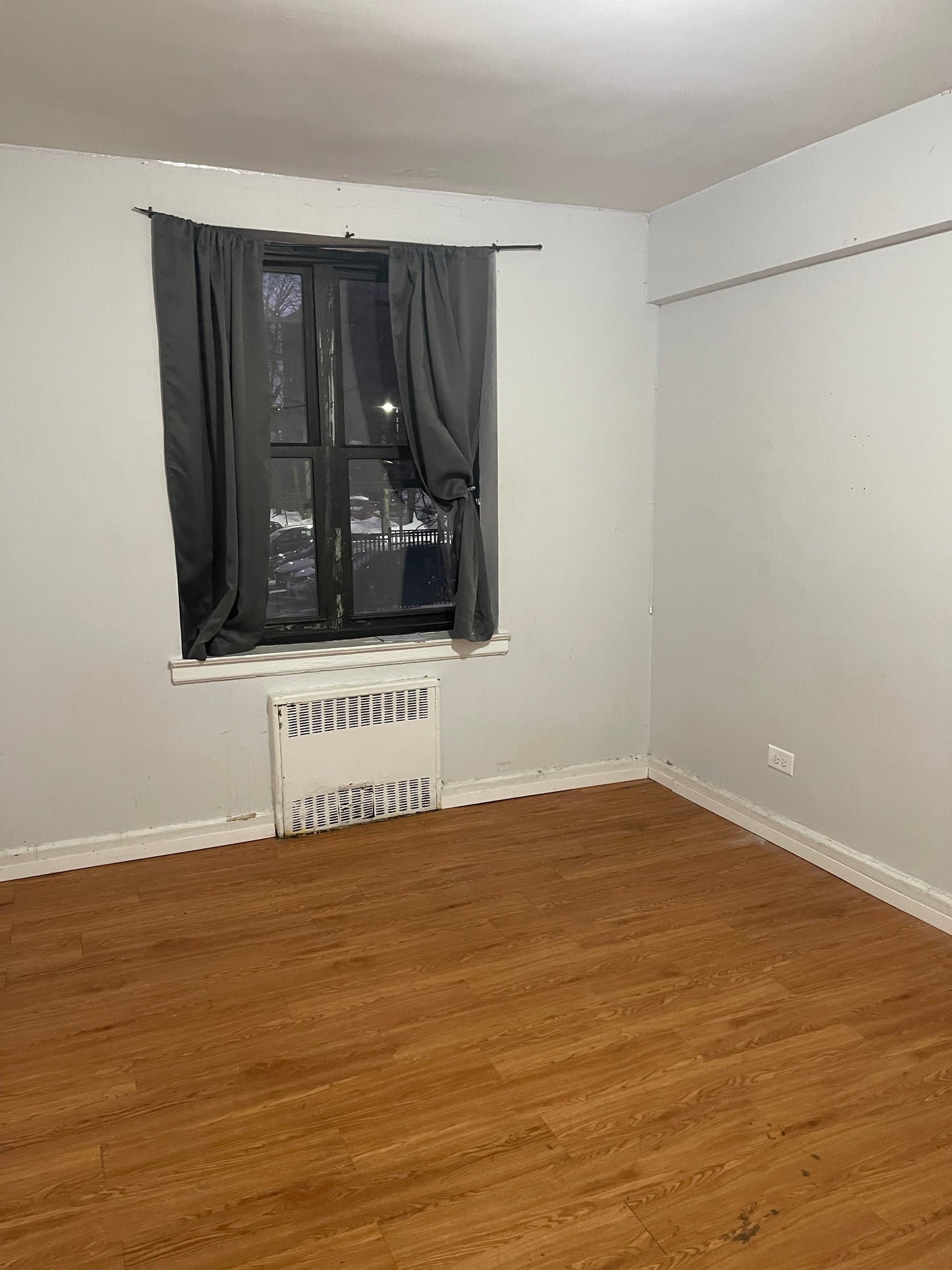 Habitación en Flushing. A 6 bloques del tren 7.