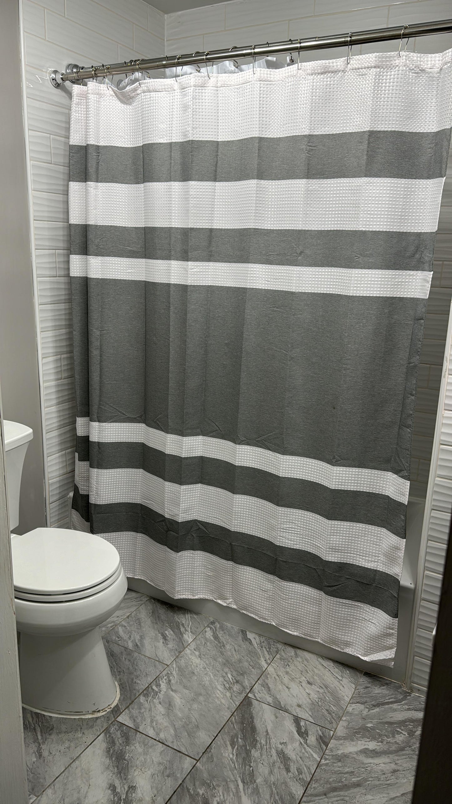 Habitación amplia y luminosa en Middle Village – Ideal para ti! 🌟