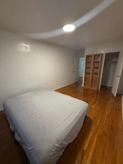 Habitación privada en Queens, cerca del tren 7.