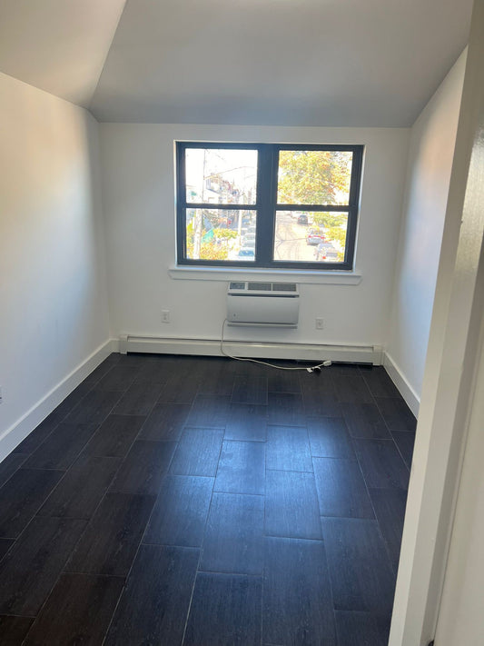 Habitación privada amueblada cerca del tren (queens)