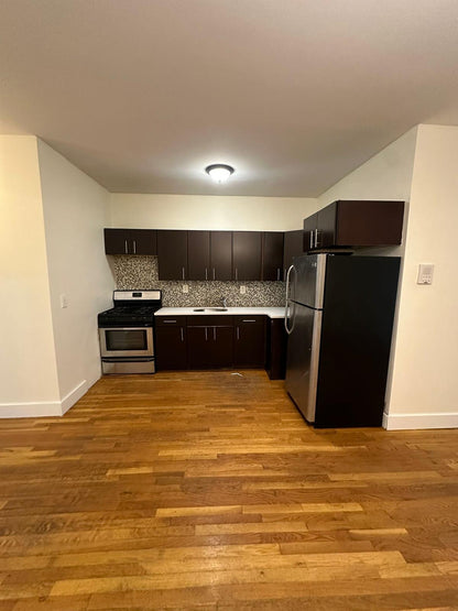 Habitación bien ubicada y luminosa en Bushwick