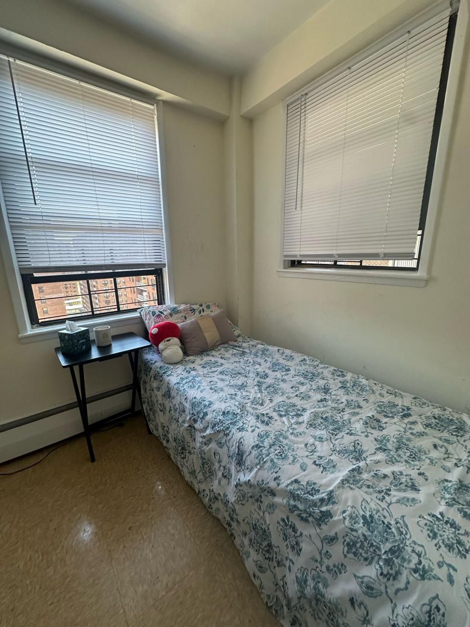 Se alquila espacio para caballeros, es luminoso