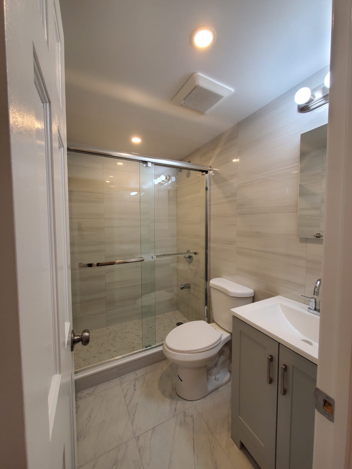 ¡Habitación en alquiler en Elmhurst!