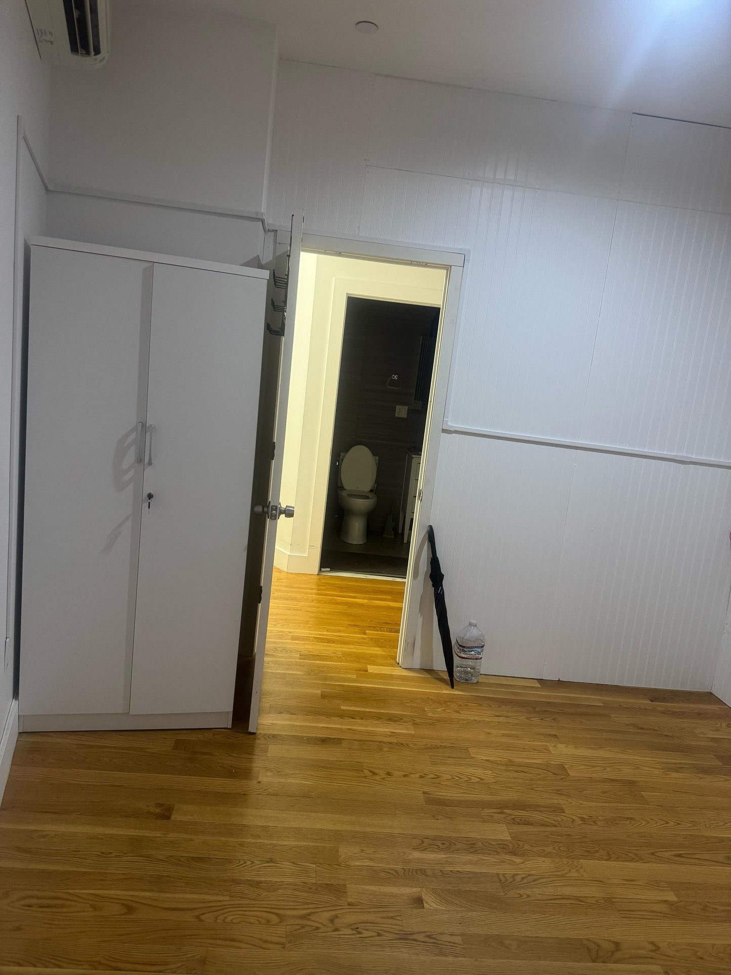 Habitación en la mejor zona de Queens frente a Queens center y estaciones de tren cerca