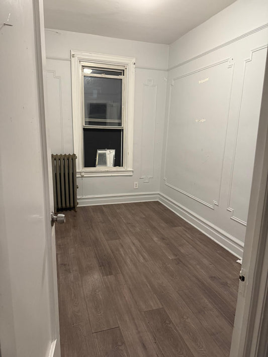 ¡Habitación privada en East Elmhurst!