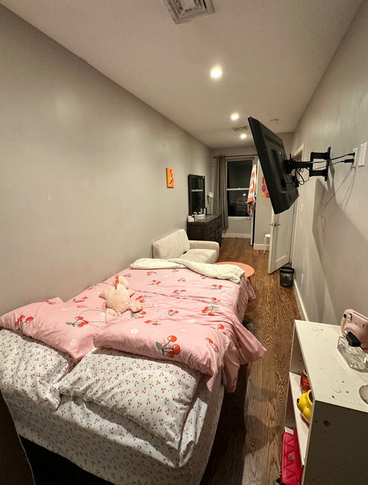 Linda habitación privada en Astoria, cerca del tren!