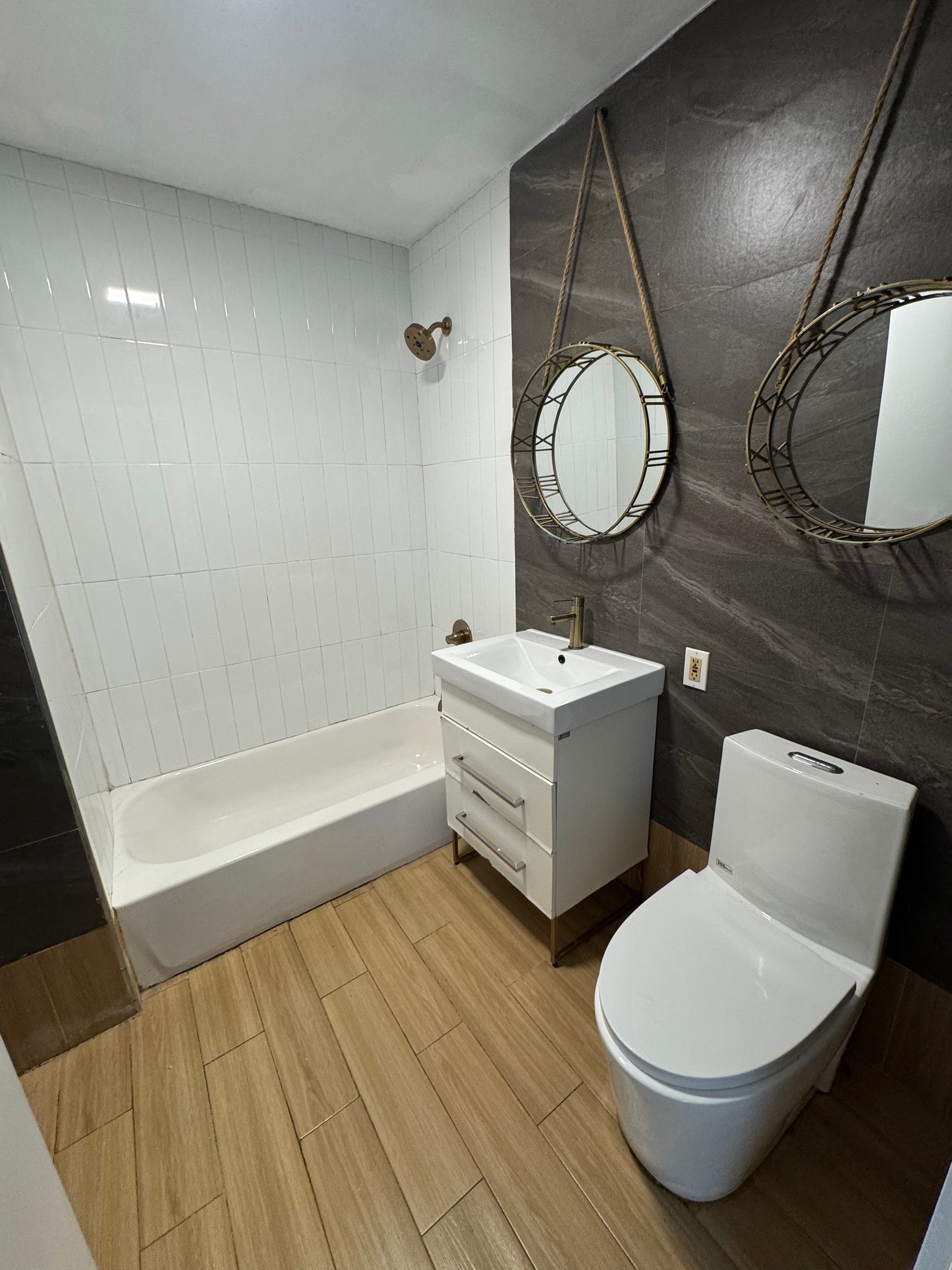 DÚPLEX DISPONIBLE EN CROWN HEIGHTS