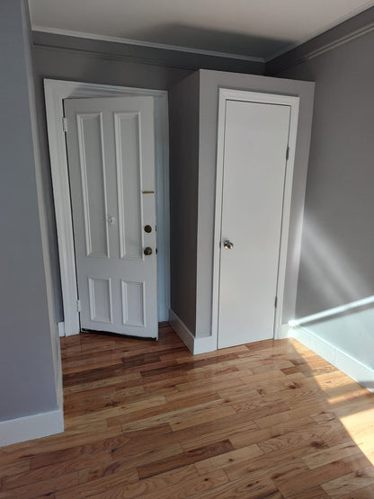 Habitacion disponible ya para mudarse en East Elmhurst en una casa privada.