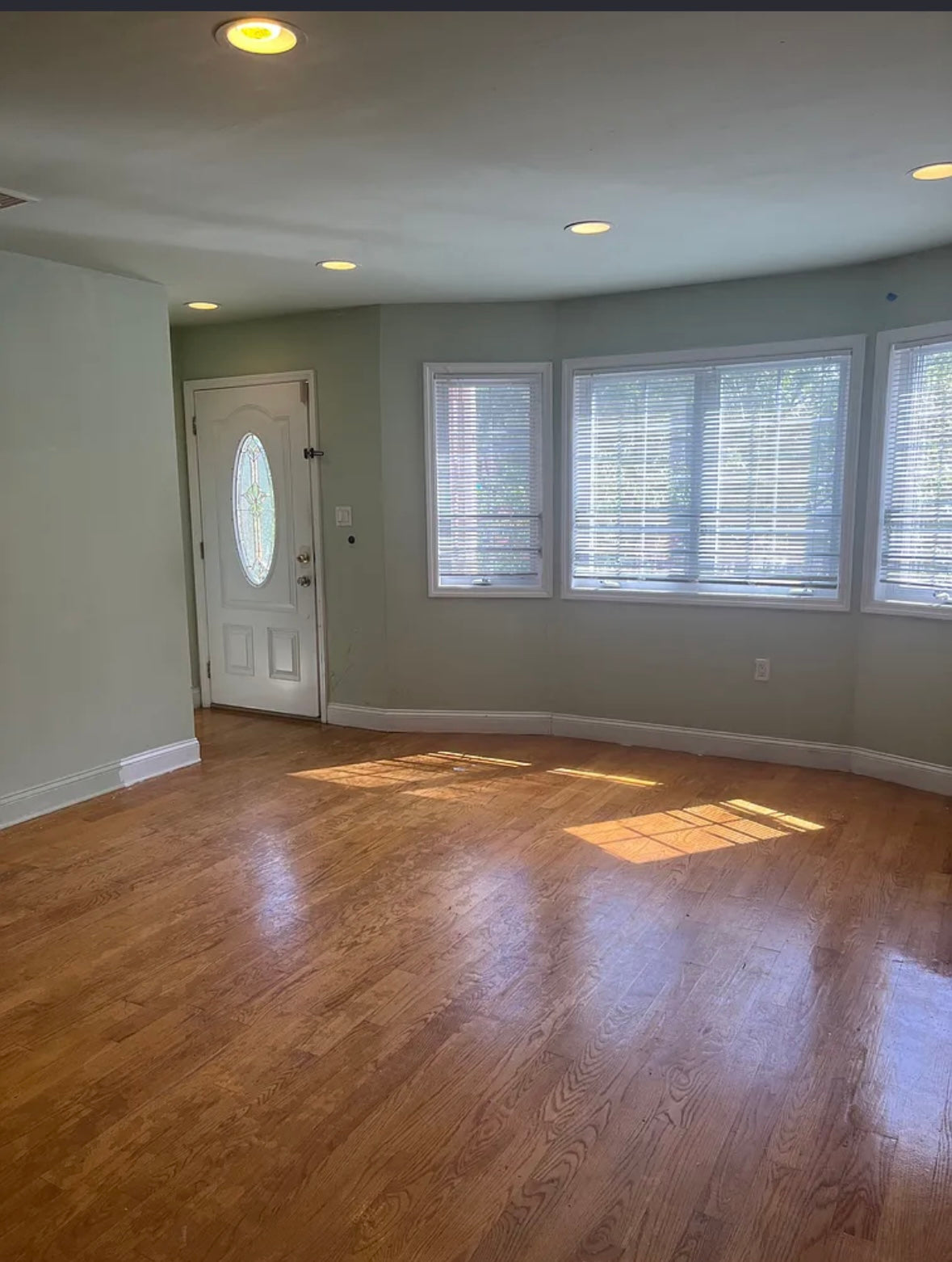 Habitación amueblada en Whitestone, disponible de inmediato.