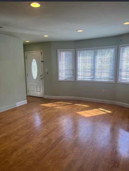 Habitación amueblada en Whitestone, disponible de inmediato.