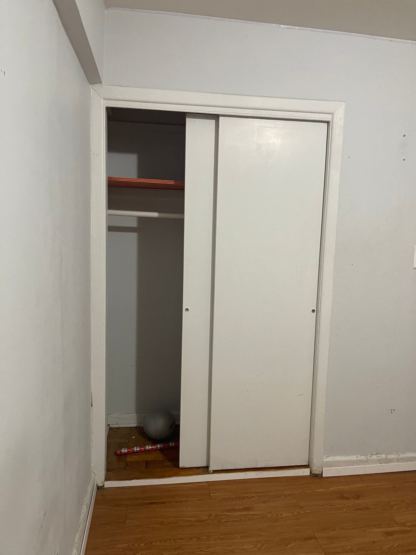 Habitación en Flushing. A 6 bloques del tren 7.