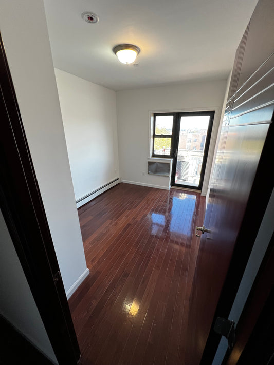 ¡Habitación privada en woodside!