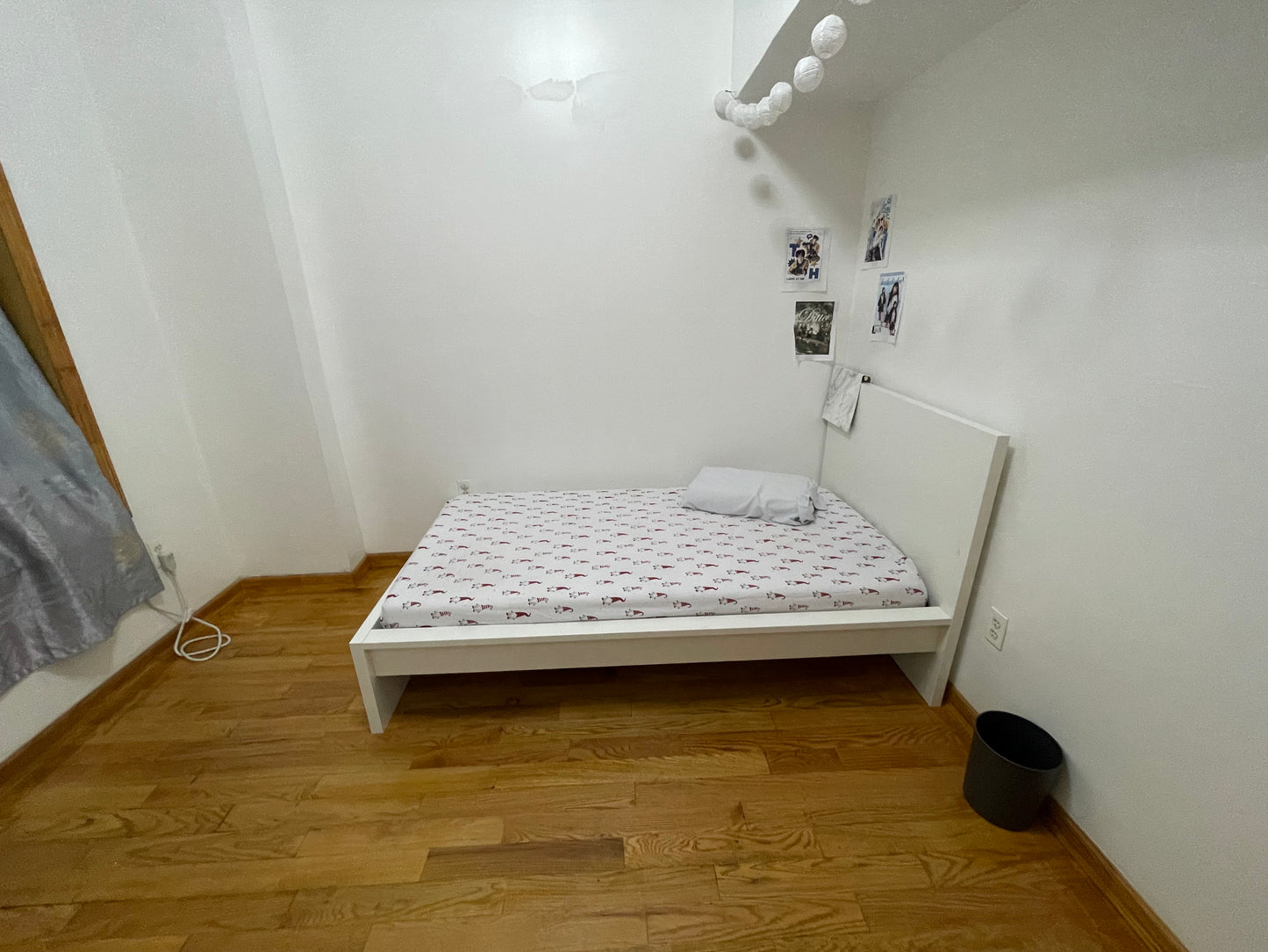 Se renta habitación privada con puerta en la yarda, tren N a unas cuadras