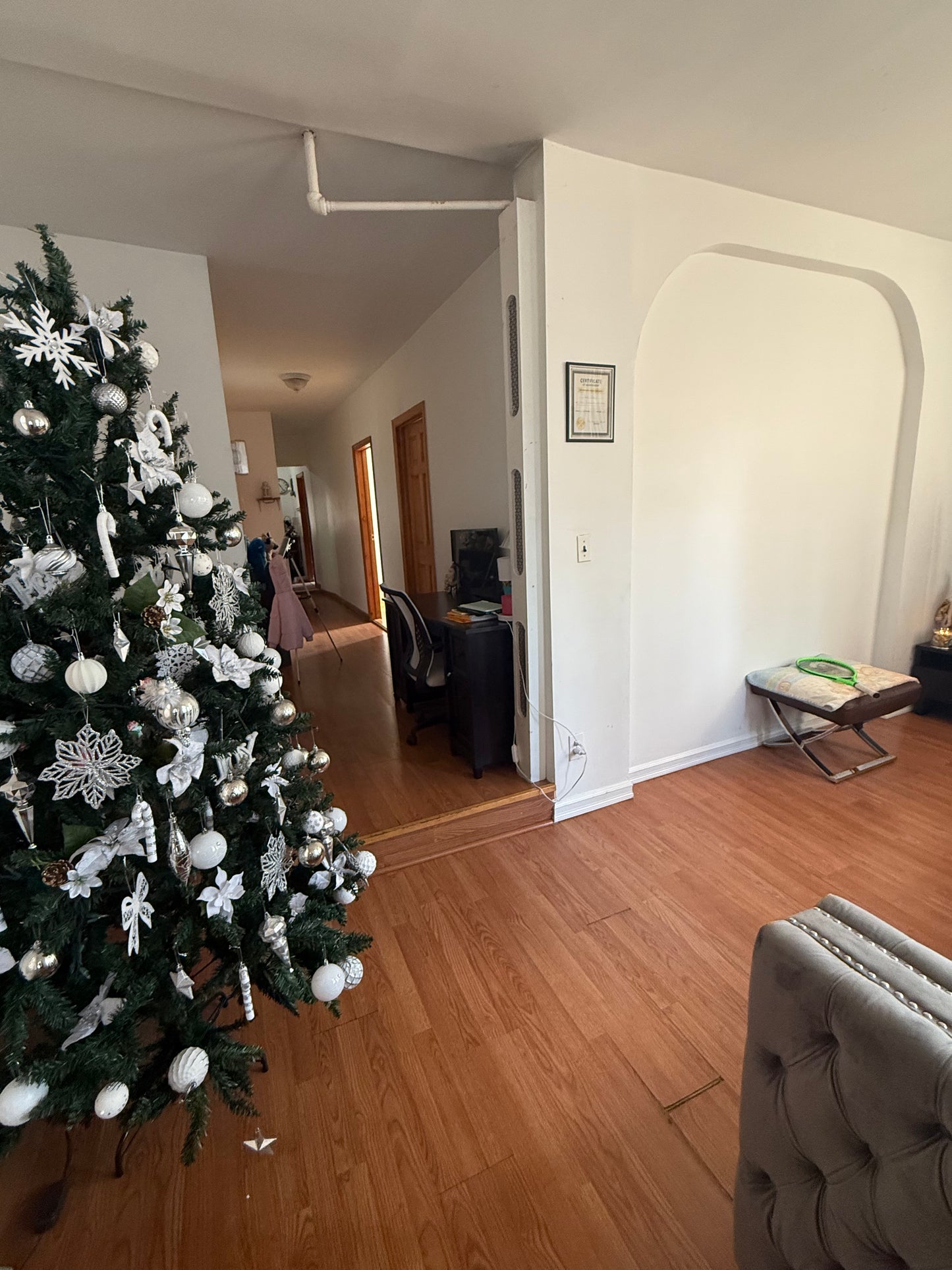 Habitación económica en Queens, disponibilidad inmediata.