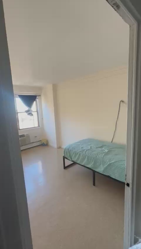 ¡Habitación en alquiler en Corona!