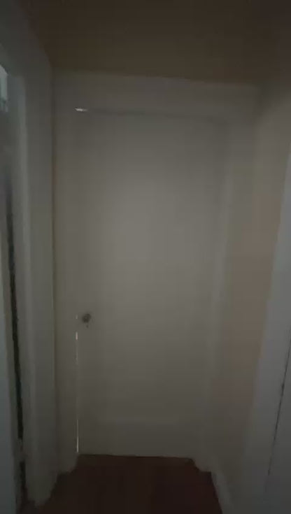 Oportunidad en Forest Hills: Cuarto Amplio, Súper Ubicación, Solo Compartido con 1 Persona — Disponible 1 de Enero