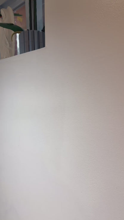 Se alquila habitación para mujer.