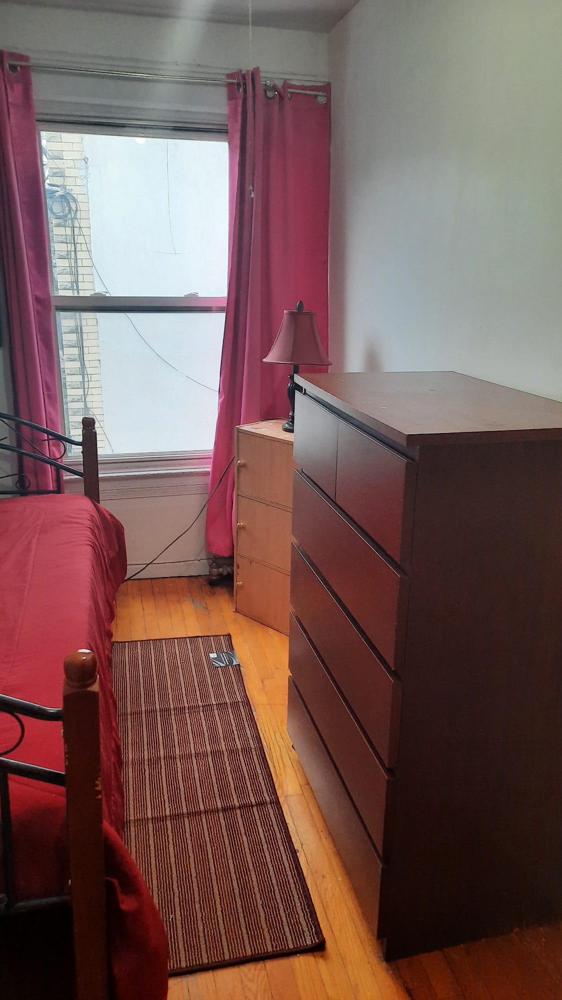 Se renta habitación barata en renta en Ridgewood!