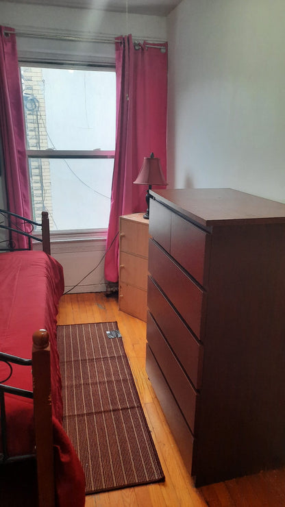 Se renta habitación barata en renta en Ridgewood!