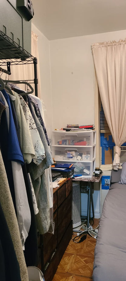 Habitación privada cerca del tren y cerca del hospital Elmhurst. Lavanderías 24 horas y supermercados cercanos