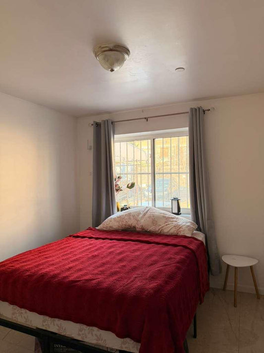 Habitación privada Elmhurst, cerca a tren y mall