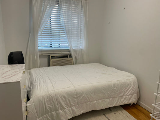 ¡Mudanza inmediata y depósito flexible en Forest Hills!