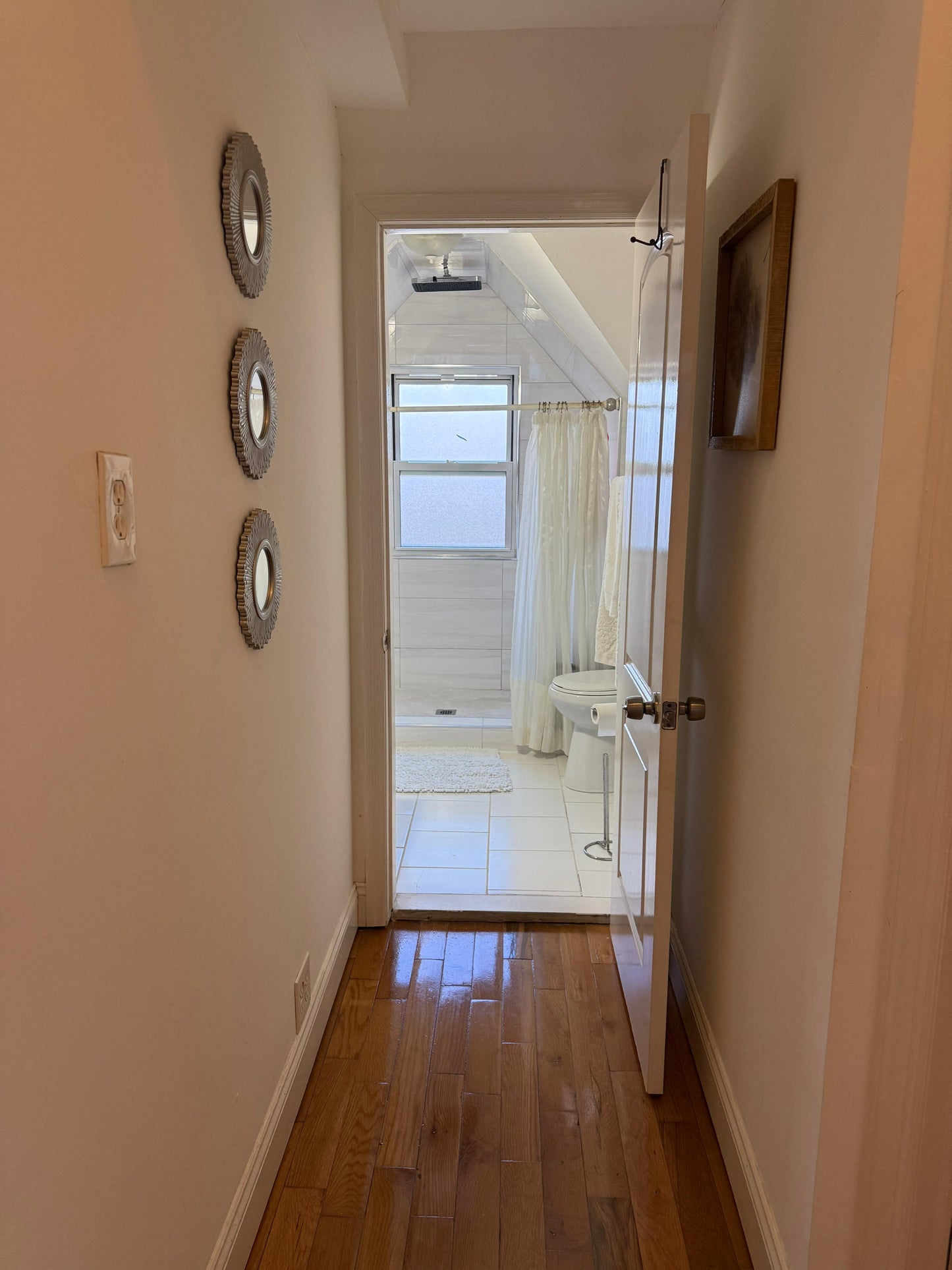 Habitación en el Bronx en casa particular, cerca de todo, con acceso a patio y balcón.