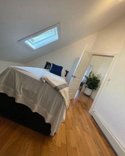 Habitación en el Bronx en casa particular, cerca de todo, con acceso a patio y balcón.