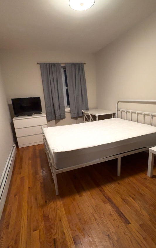 Se renta habitación privada en woodside!