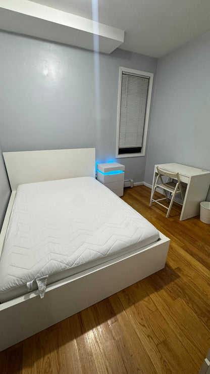 Habitación privada en renta en Woodside!