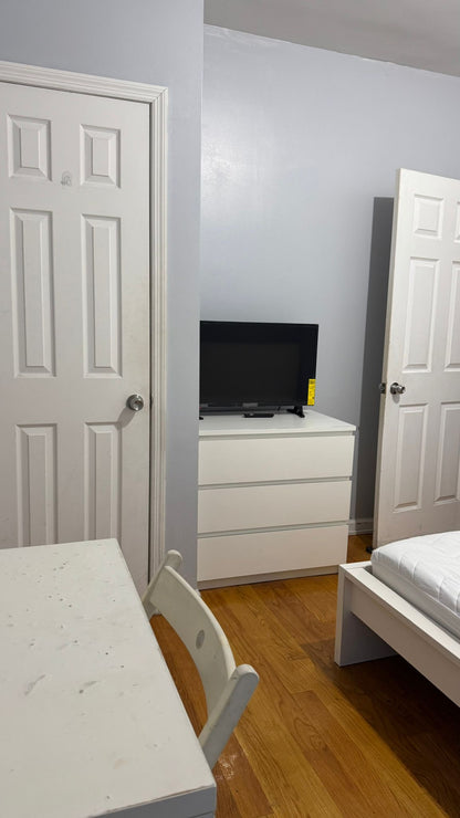 Habitación privada en renta en Woodside!