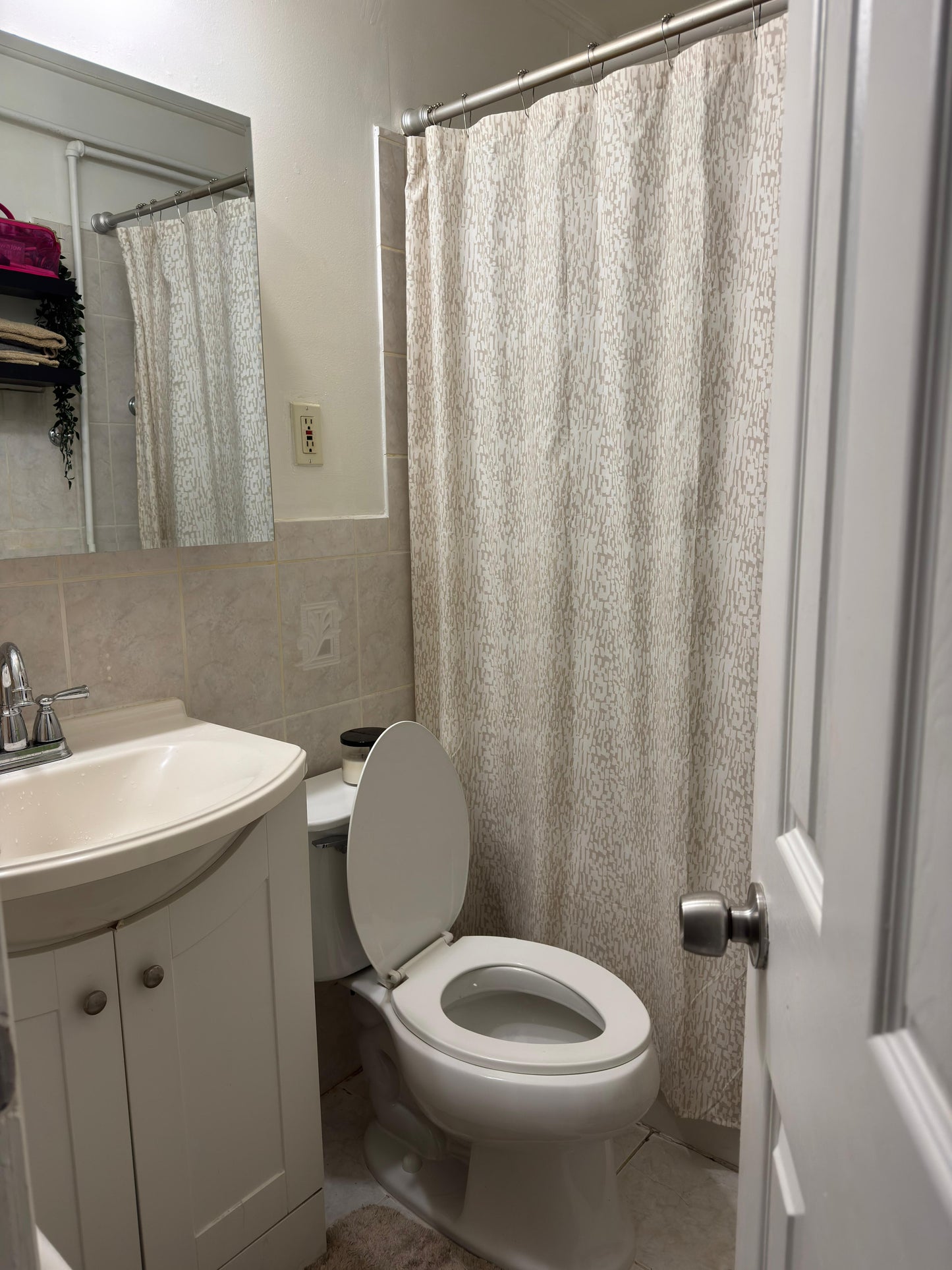 Habitación en Astoria cerca al tren M 46