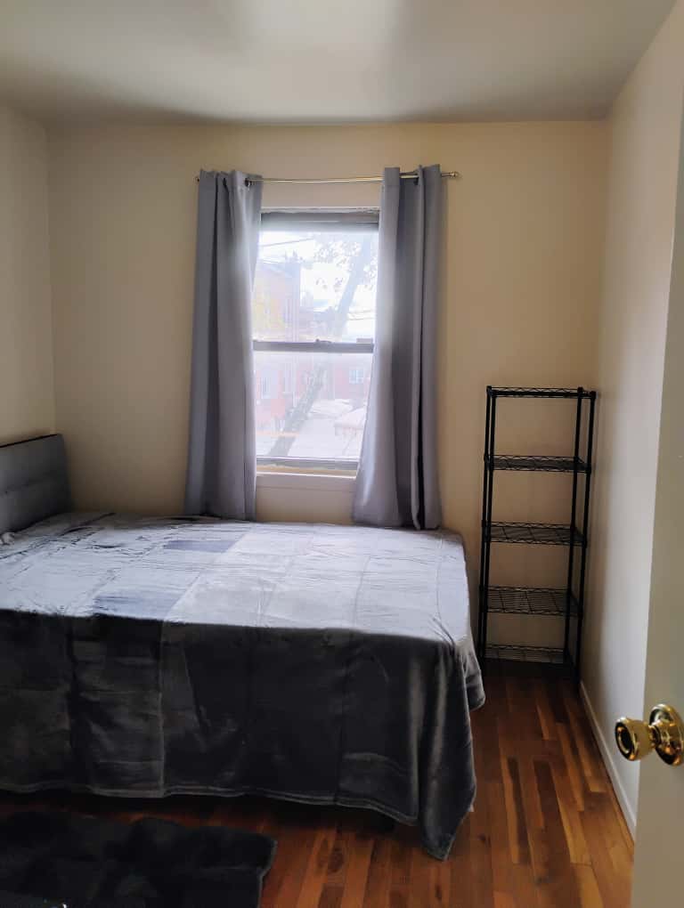 ¡Habitación en alquiler en Woodhaven!