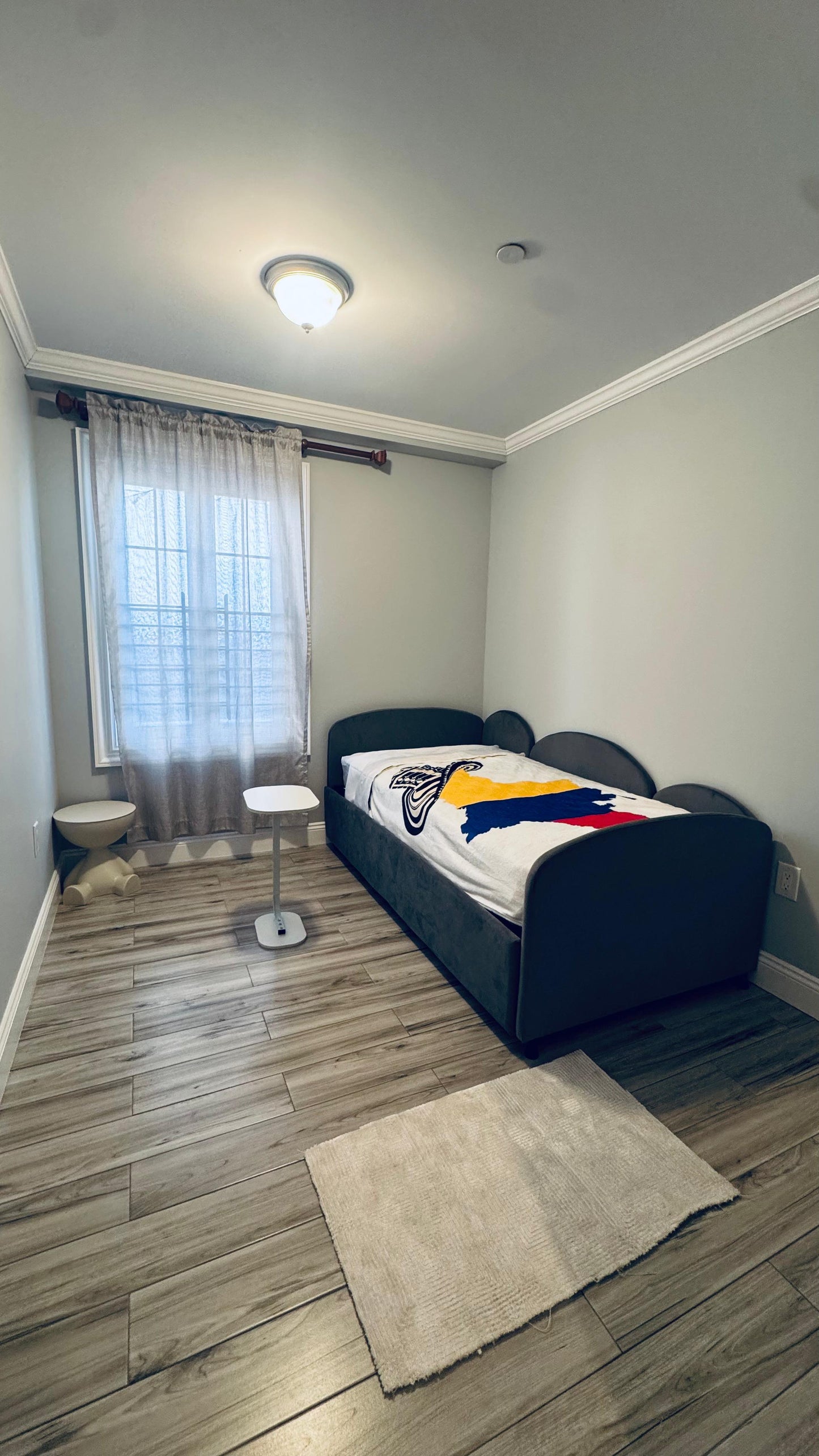 Habitación amueblada en St. Albans, a 10 minutos del aeropuerto JFK, fácil acceso.