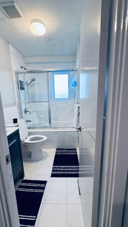 Habitación amueblada en St. Albans, a 10 minutos del aeropuerto JFK, fácil acceso.