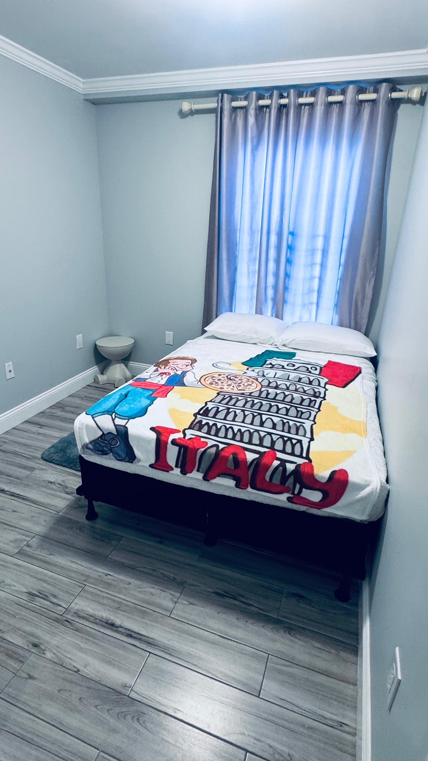 Habitación amueblada en St. Albans, a 10 minutos del aeropuerto JFK, fácil acceso.