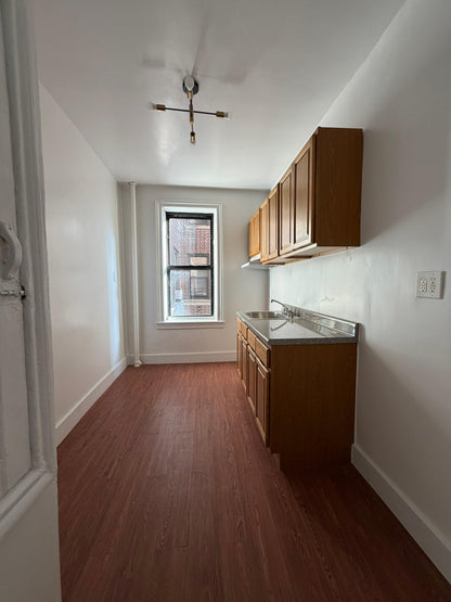 ¡Apartamento en alquiler en Midwood!