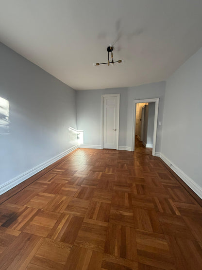 ¡Apartamento en alquiler en Midwood!