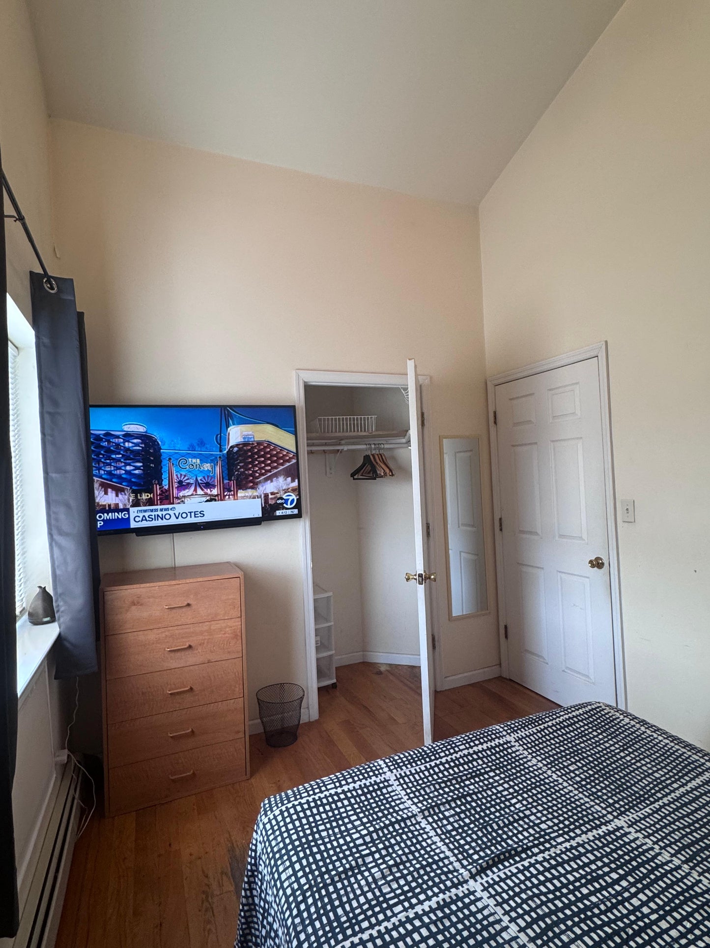 ¡Habitación privada en Woodside!