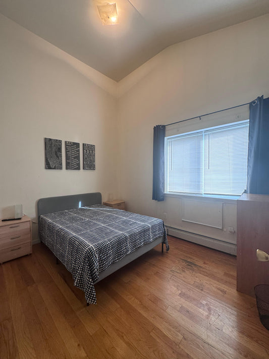 ¡Habitación privada en Woodside!