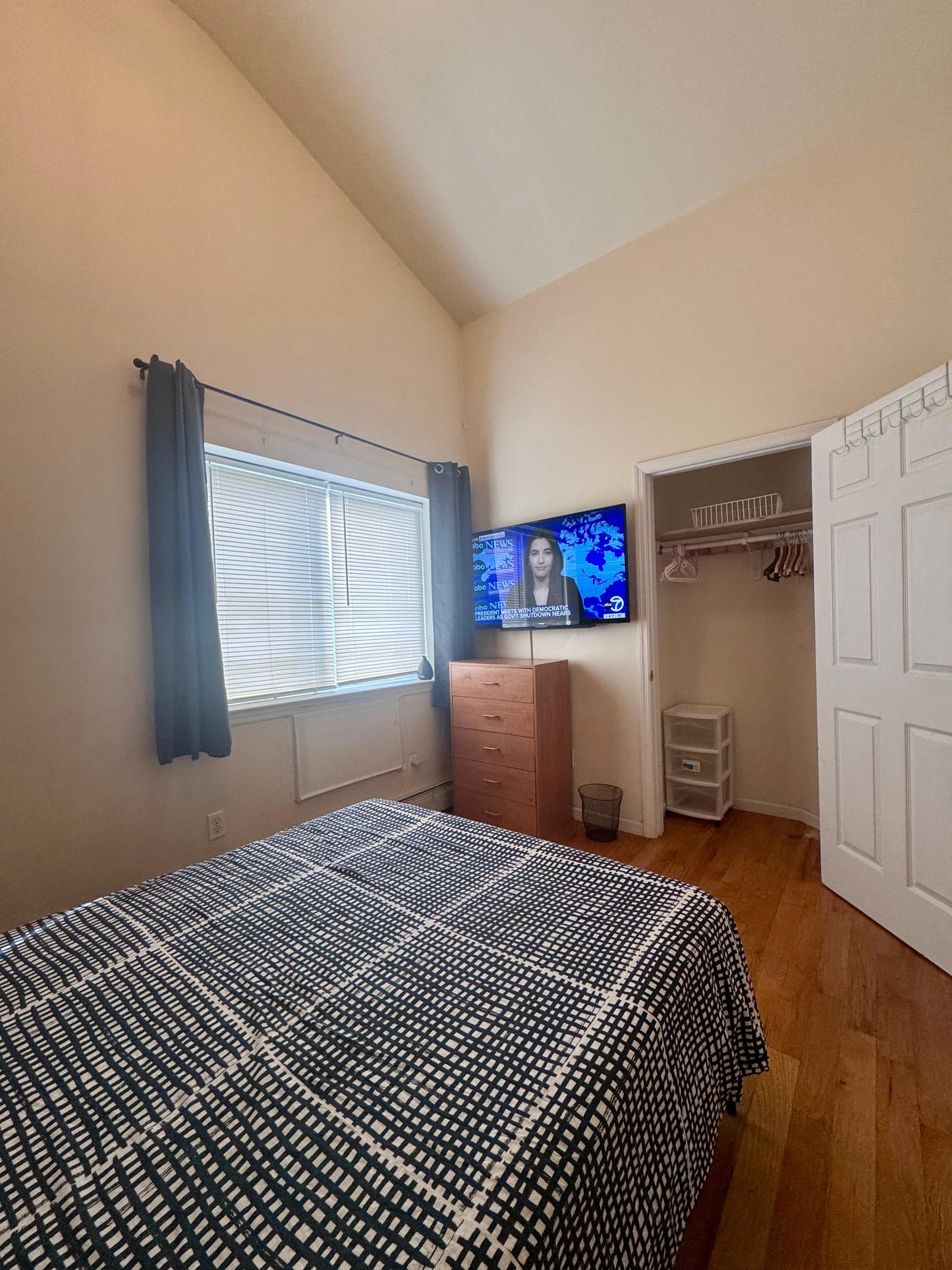 ¡Habitación privada en Woodside!