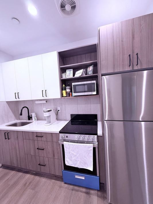 Habitación con baño privado y lavandería - Solo se comparte el apto con una mujer.