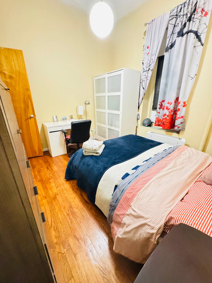 Habitación privada en Manhattan cerca de Central Park y de los trenes 1, B y C.