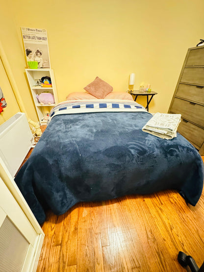 Habitación privada en Manhattan cerca de Central Park y de los trenes 1, B y C.