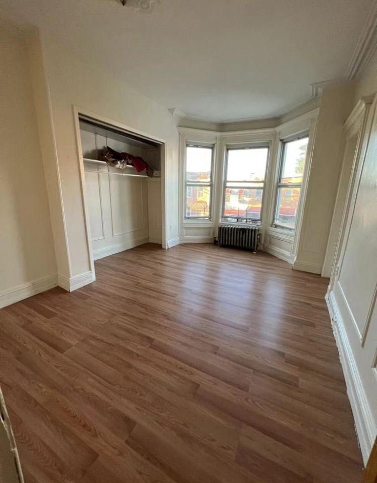 Habitación con entrada independiente en Brooklyn junto a la estación de tren.