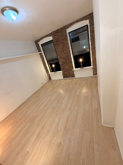 ¡Habitación privada en Greenpoint!