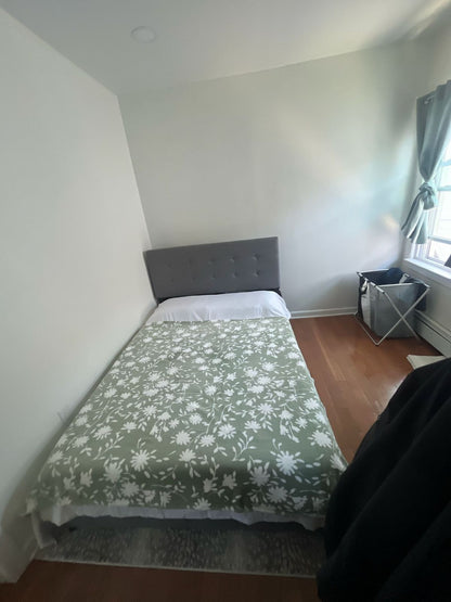 Cómoda habitación privada con baño en Woodhaven, Queens