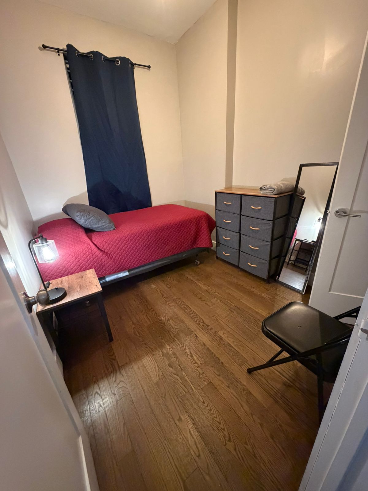 Habitación privada en Brooklyn para una mujer.